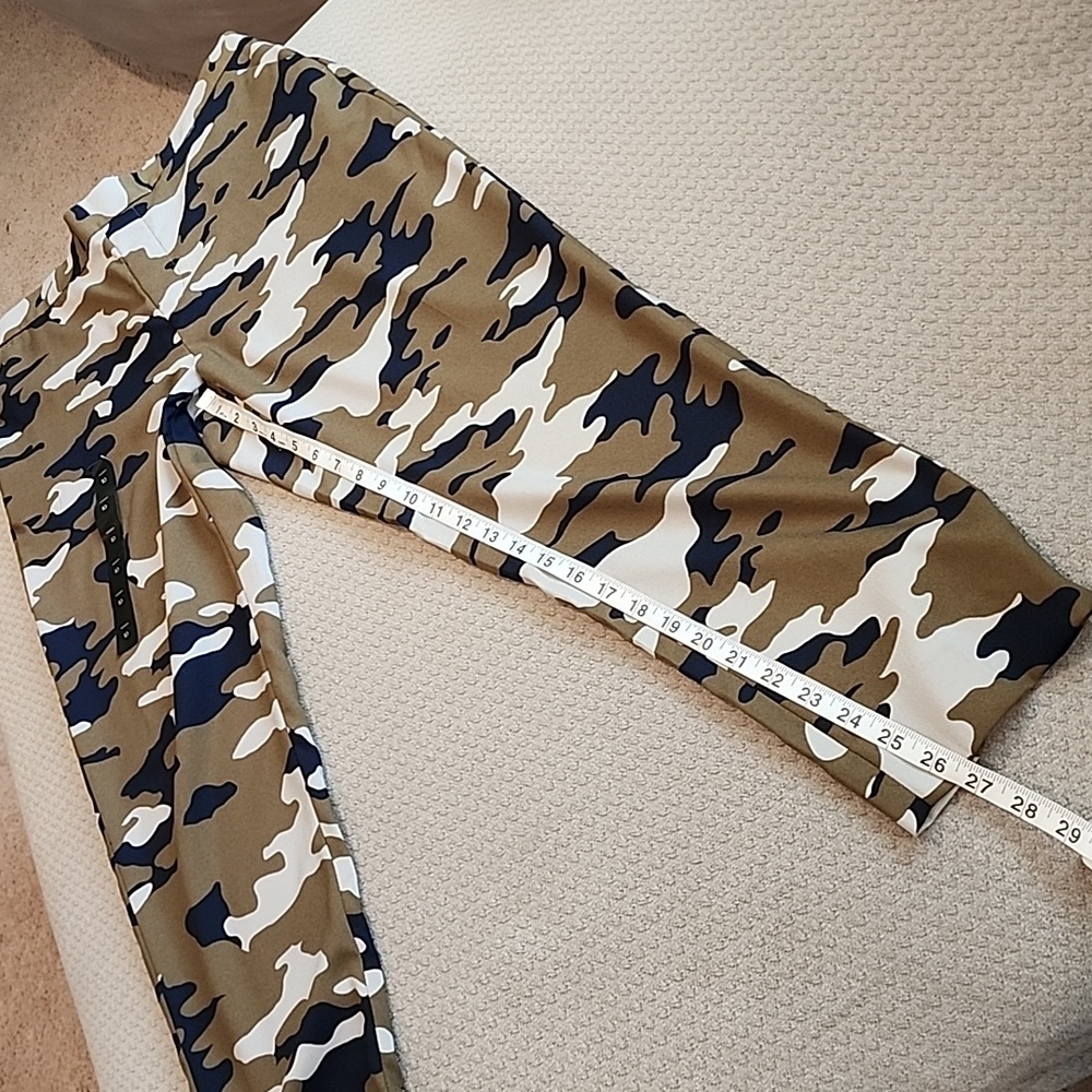 NWT Banana Republic Hayden Camo Pants - Picture 3 of 9